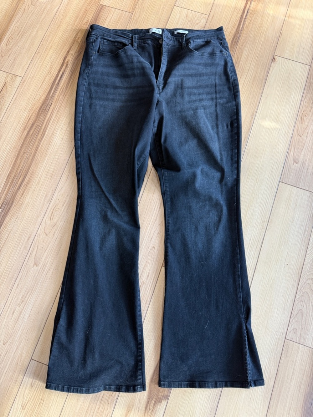 Wonderly Black Flare Jeans